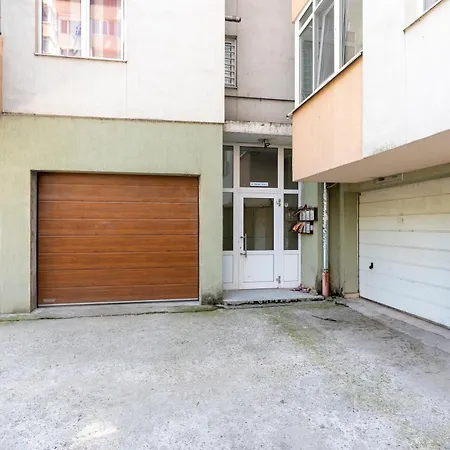 Yono - Spacious 2-bedroom Near Center & Stadium Апартамент